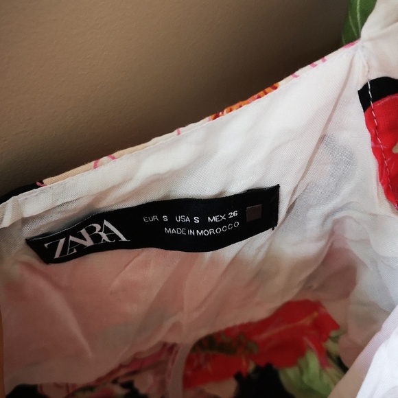 Zara floral dress - Picture 3 of 3
